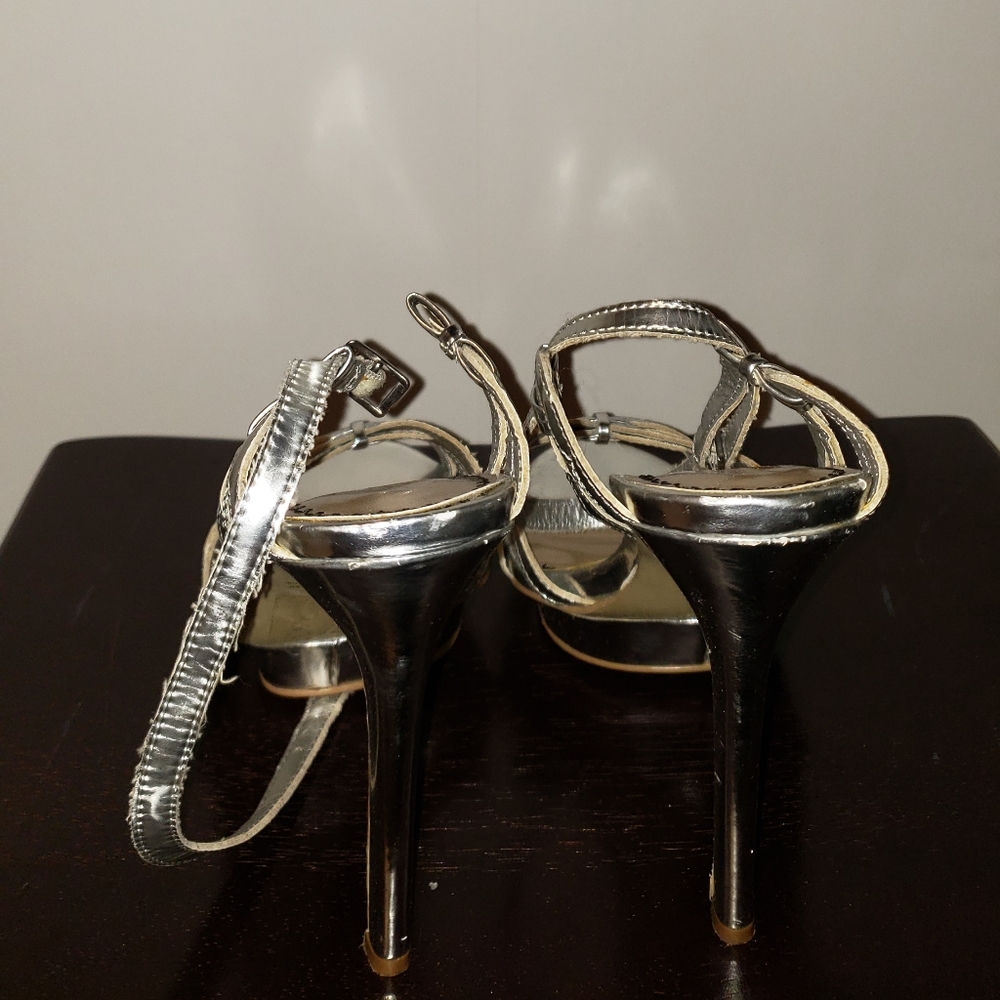 Heels - Picture 3 of 4